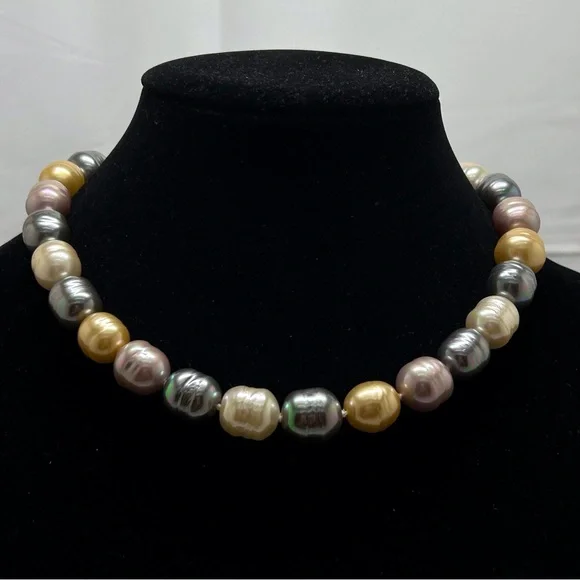 Majorica, Agora Multicolored Pearl Necklace - Picture 2 of 6